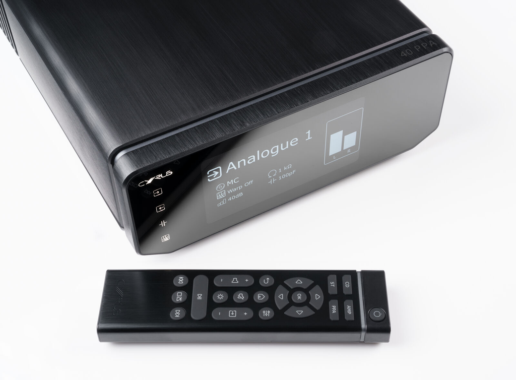 Cyrus 40 PPA+Remote 3Qrt CloseUp-medium.webp