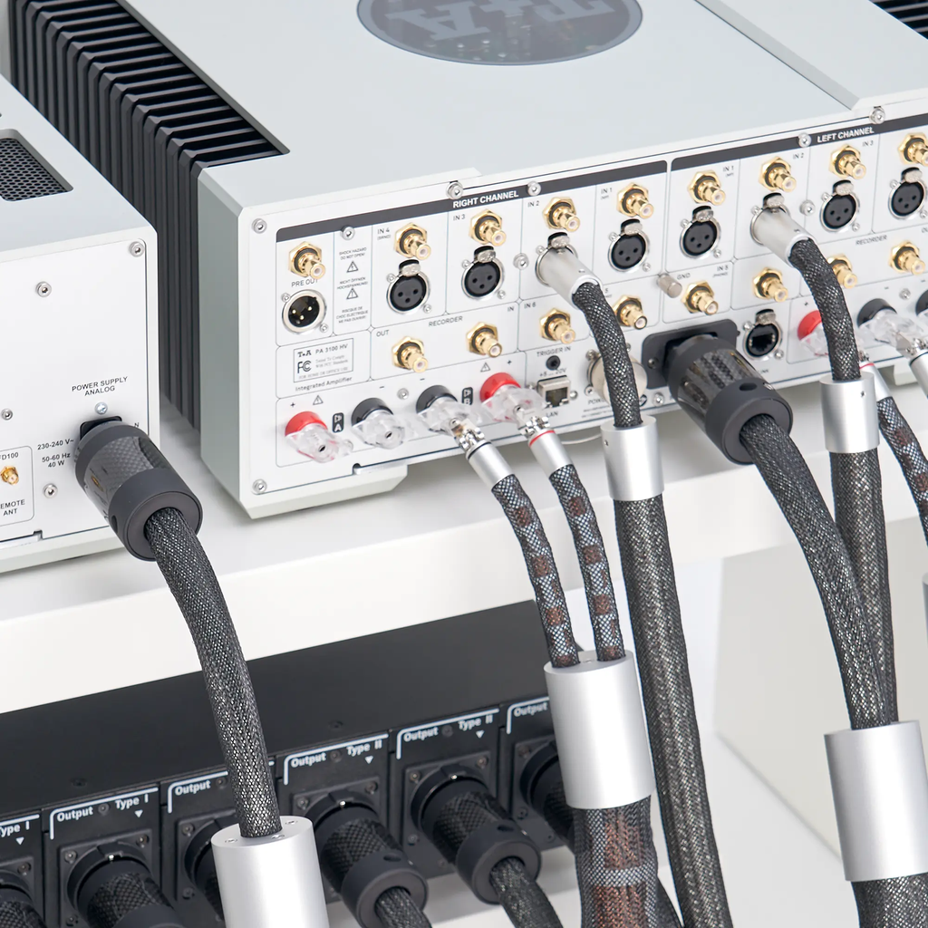 produktbild_in-akustik_referenz-ac-4005-air-schuko-c19_007650310par_2000px_6.webp