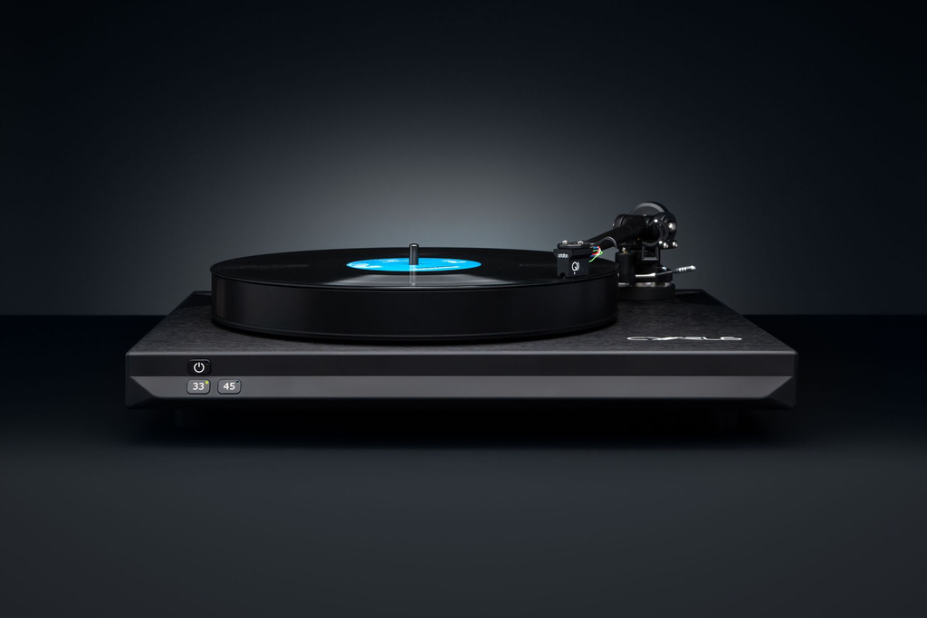 Cyrus_Turntable_001-large.webp